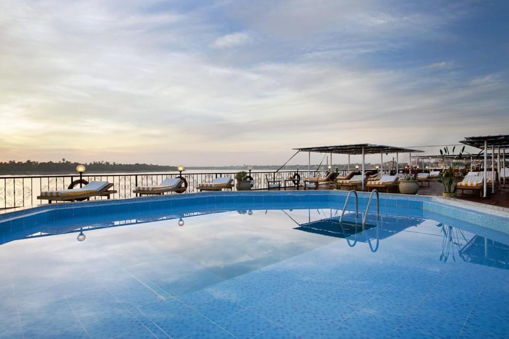 Nile Cruise 3 Nights From Aswan To Luxor Every Friday, Monday And Wednesday With Tours Exterior photo